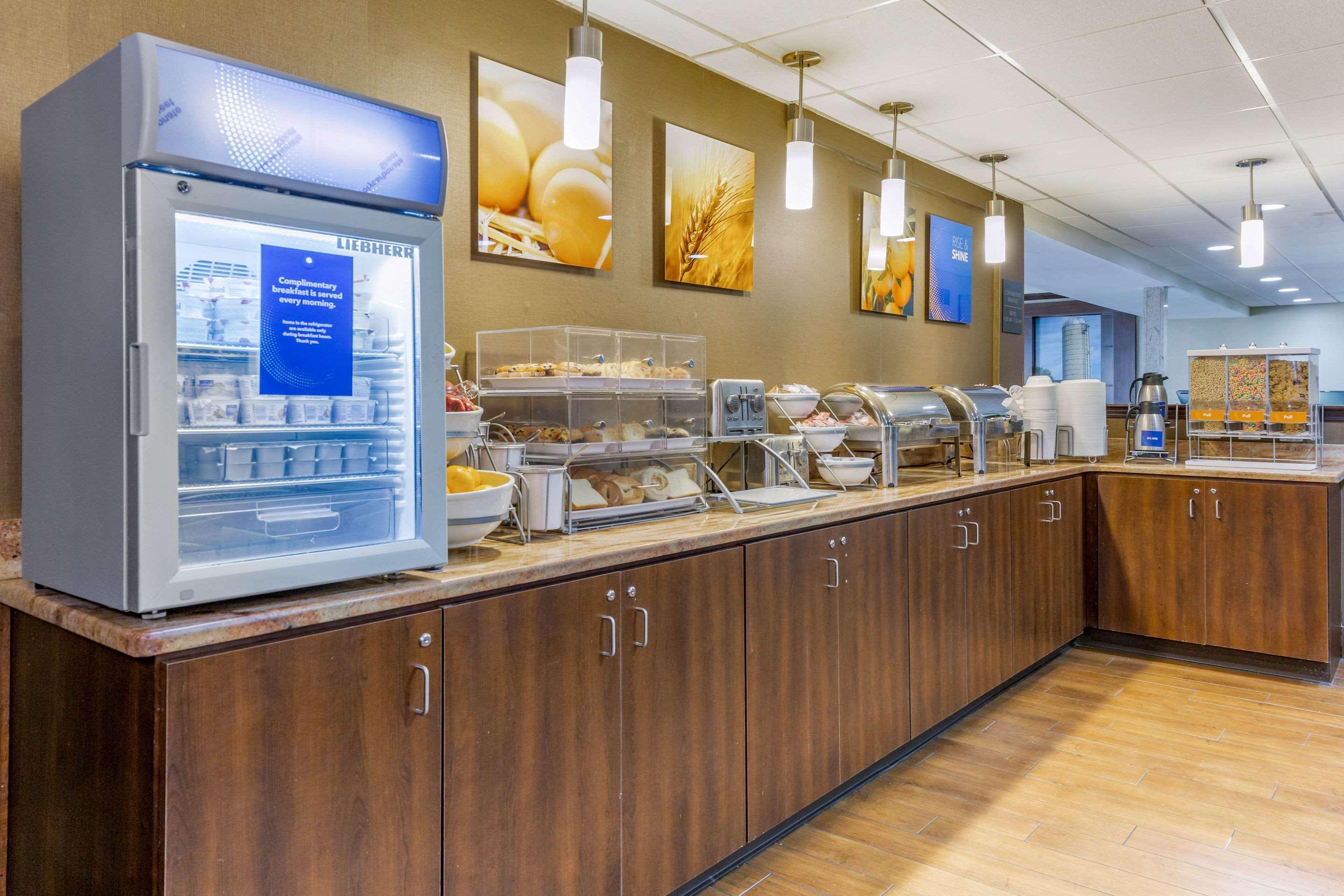 Comfort Inn Lancaster At Rockvale Smoketown  Экстерьер фото